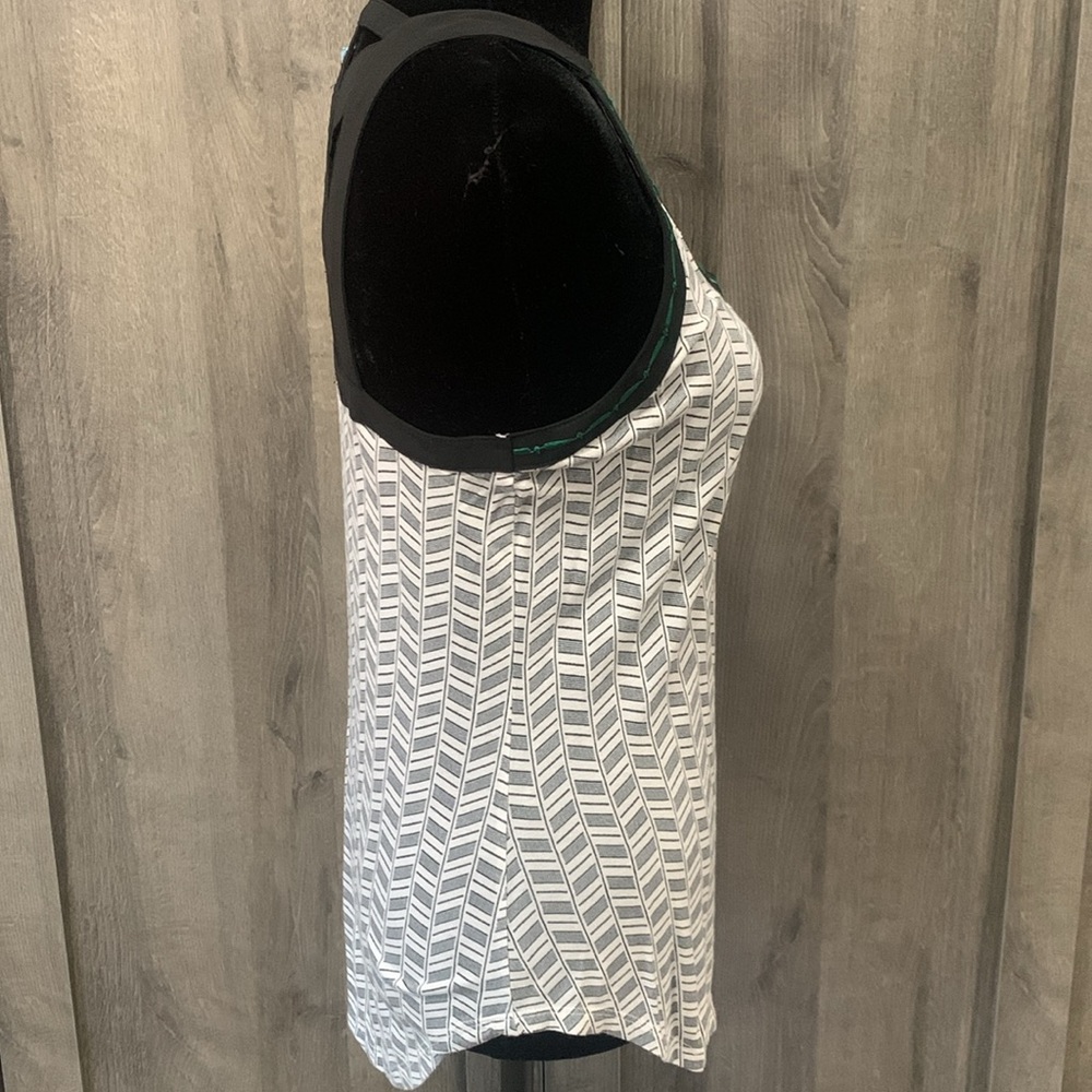 Candie's Scoop Neckline White & Black Geometric Design Tank Top Women's Size S - Picture 4 of 8